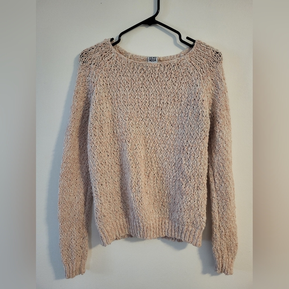 Cute pink sweater - Picture 1 of 2